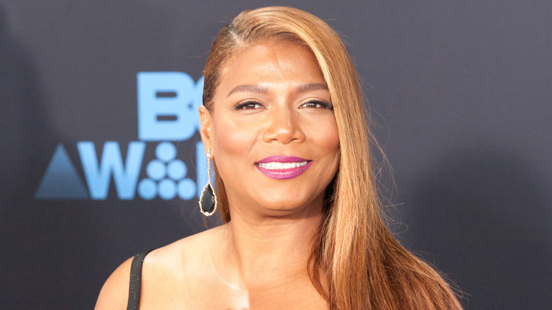 Queen Latifah smiling