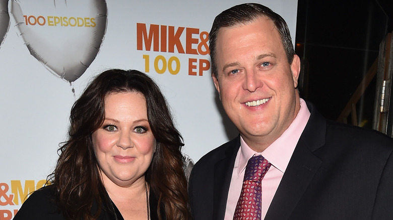 Melissa McCarthy and Billy Gardell smiling