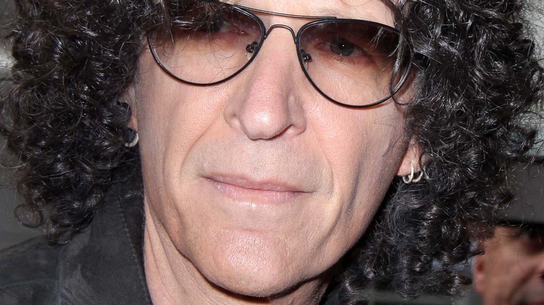 Howard Stern tight lips red carpet