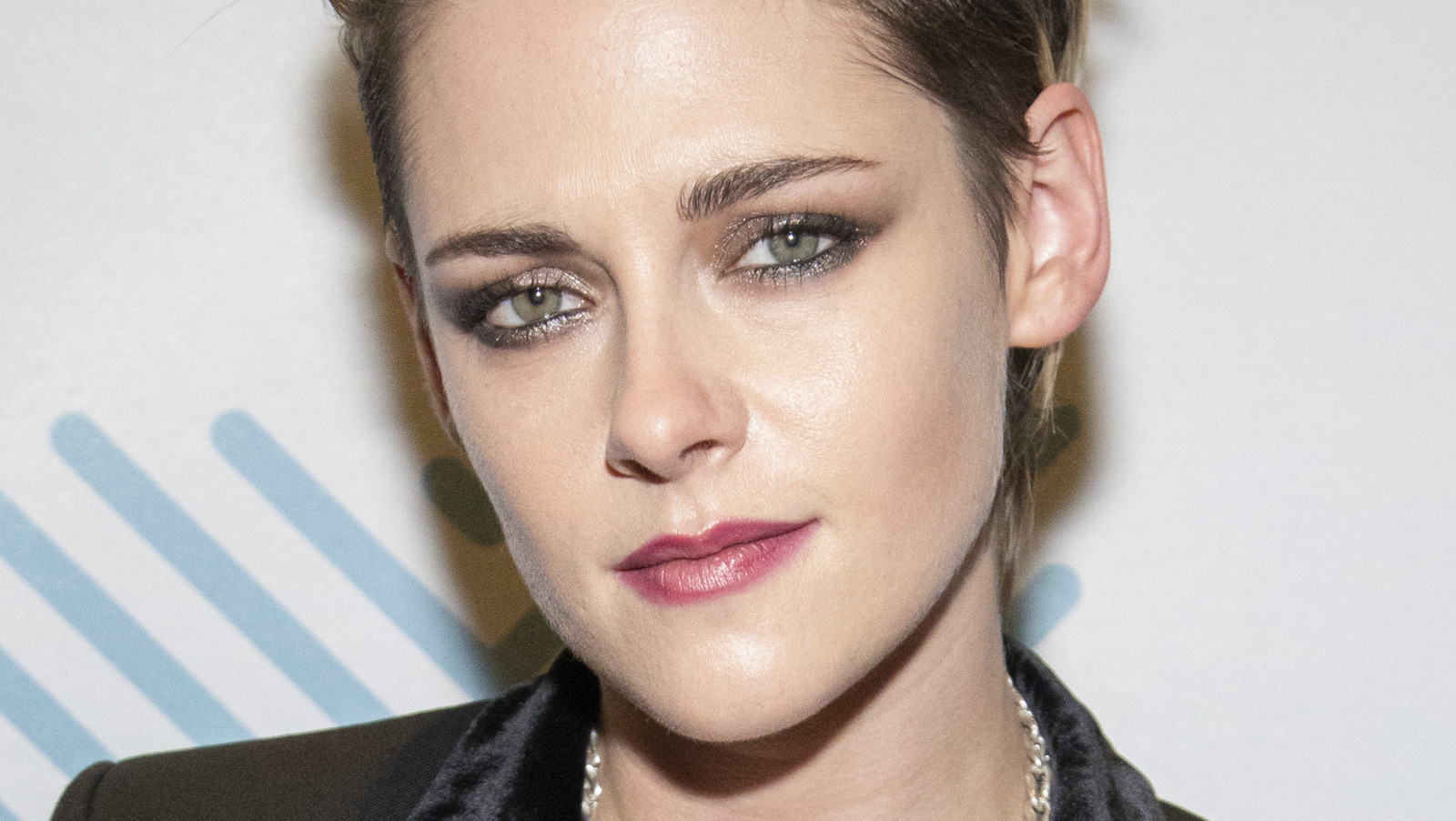 What Did Kristen Stewart Regret About Playing Princess Diana?(02)