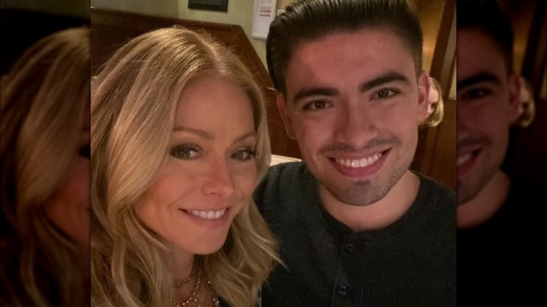 Kelly Ripa and Michael Consuelos pose for a selfie