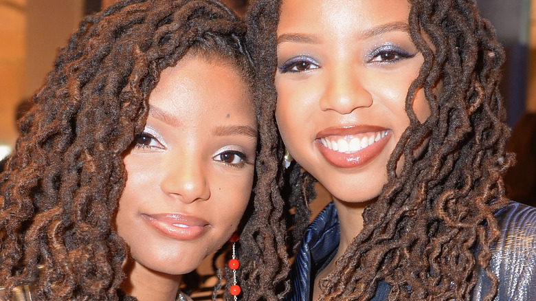 Chloe x Halle posing