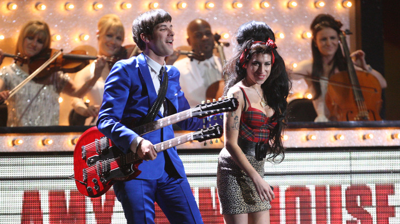 Amy Winehouse and Mark Ronson performing at the BRIT Awards