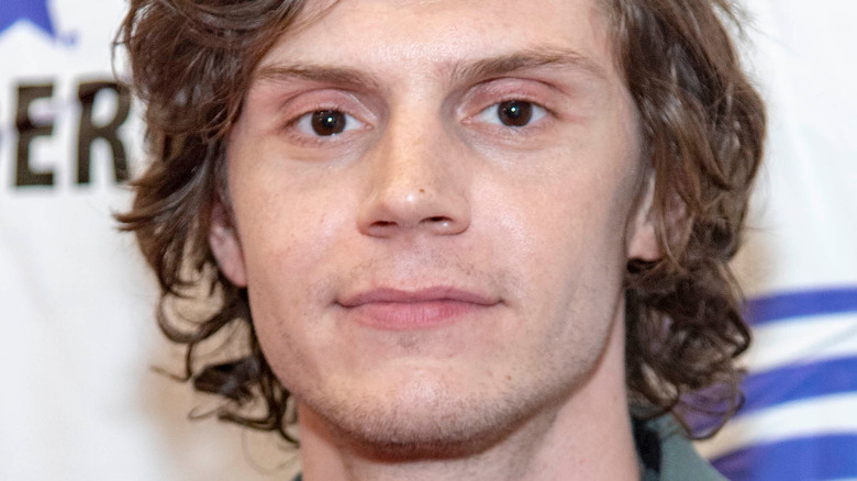 Evan Peters posing