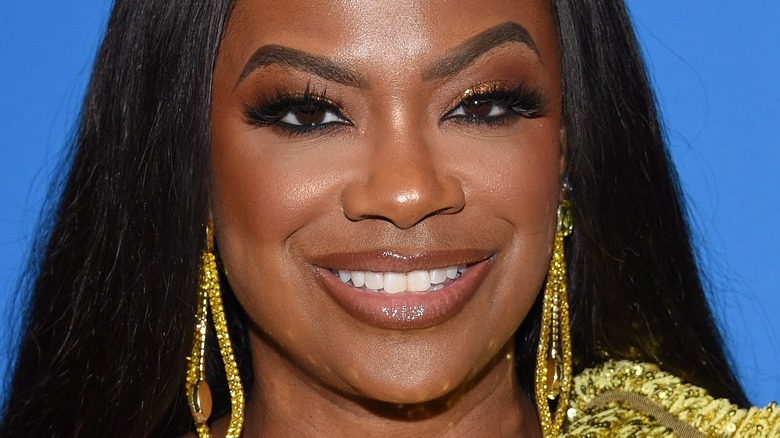 Kandi Burruss smling