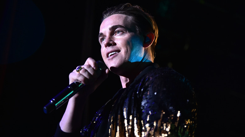 Jesse McCartney singing in 2019