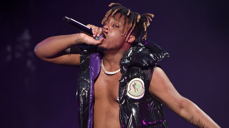 Juice WRLD performing