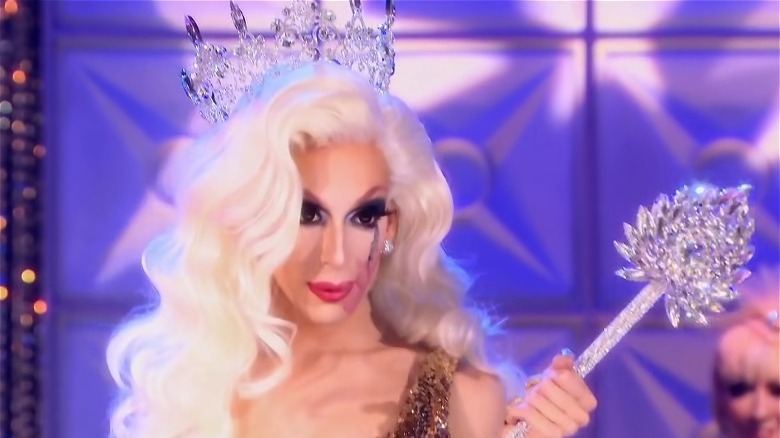 Alaska winning All Stars 2 smeared makeup crown