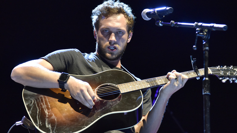 Phillip Phillips performing