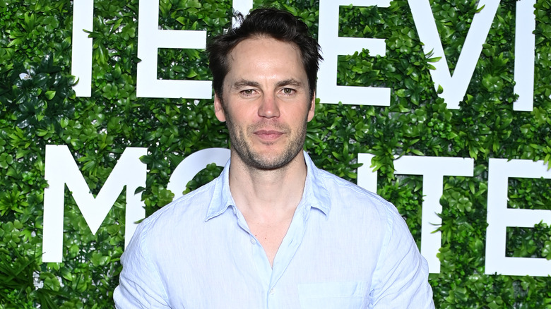 Taylor Kitsch posing