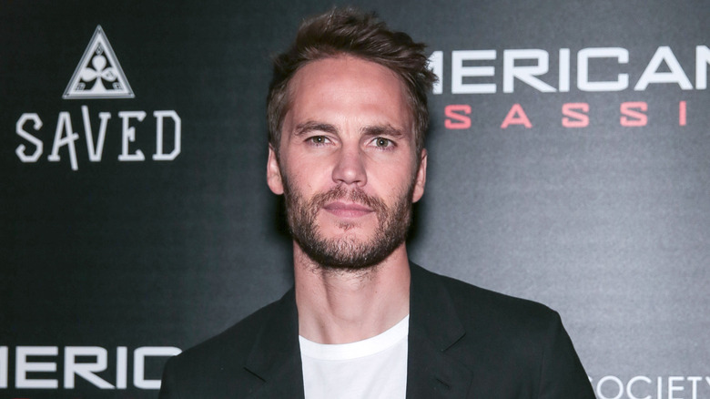 Taylor Kitsch posing