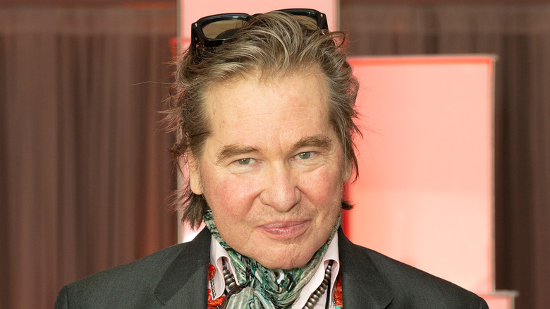 Val Kilmer smiling