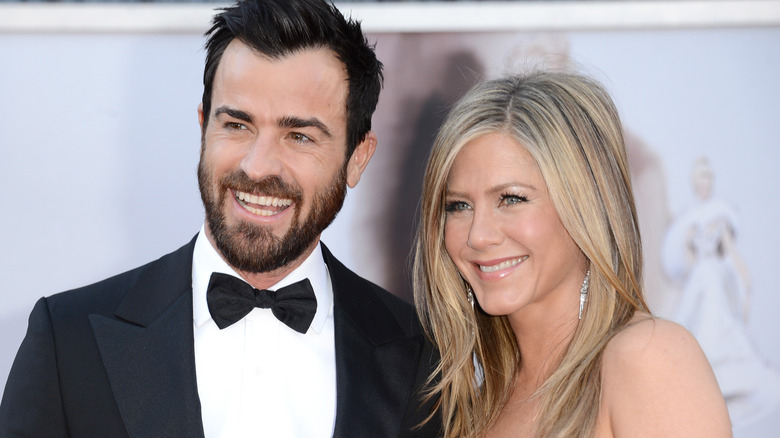 Justin Theroux and Jennifer Aniston smiling