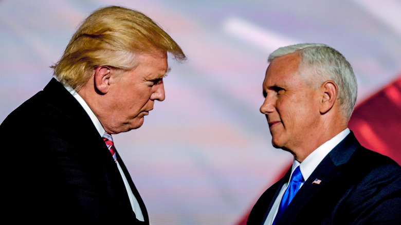 Mike Pence and Donald Trump shaking hands in 2016