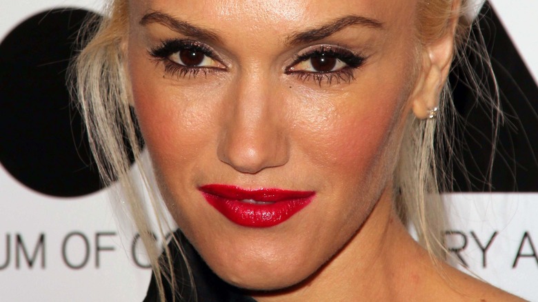 Gwen Stefani red lipstick