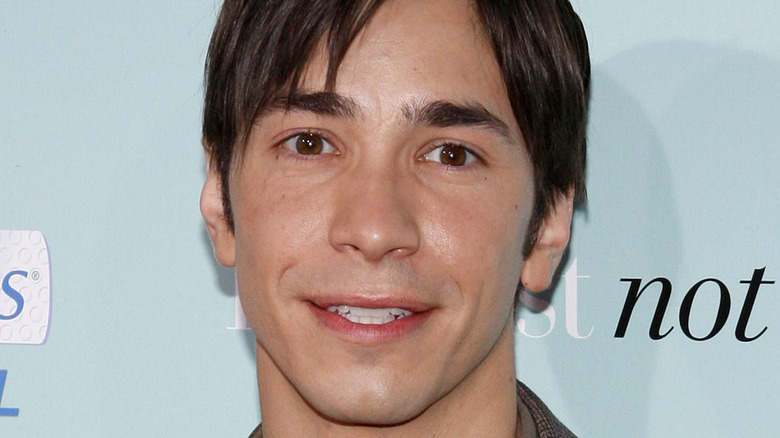 Justin Long smiling