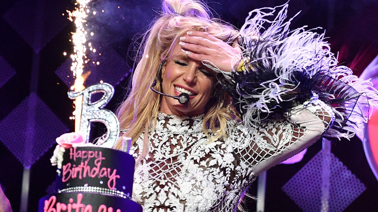 Britney Spears with birthday cake