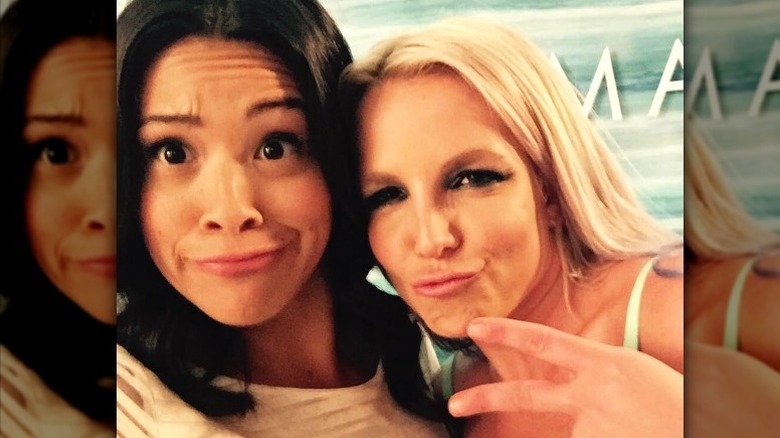 Gina Rodriguez Britney Spears selfie