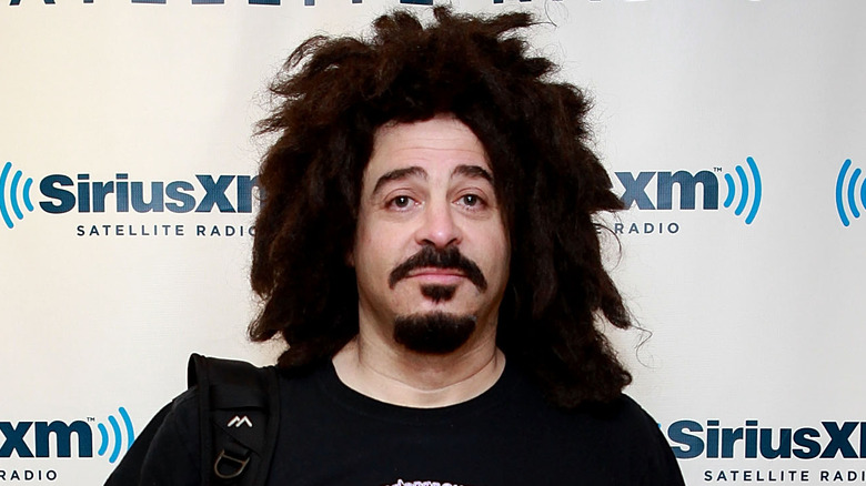 Adam Duritz posing for pictures