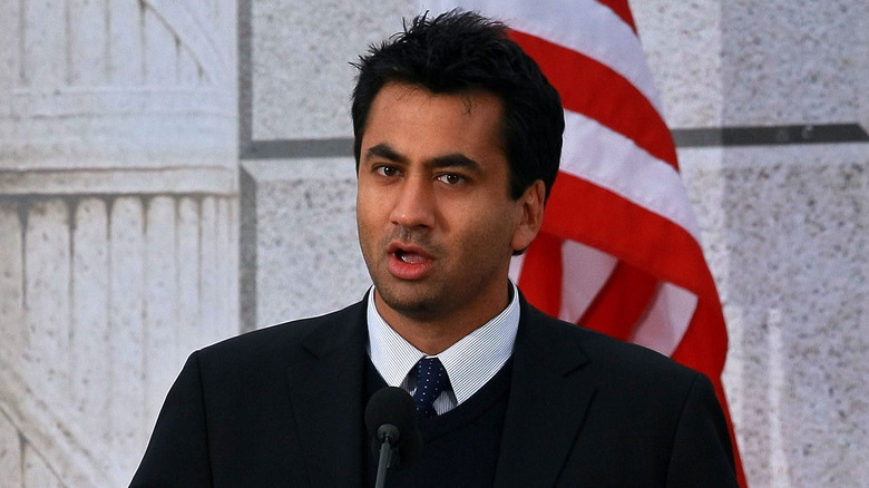 Kal Penn giving a speech