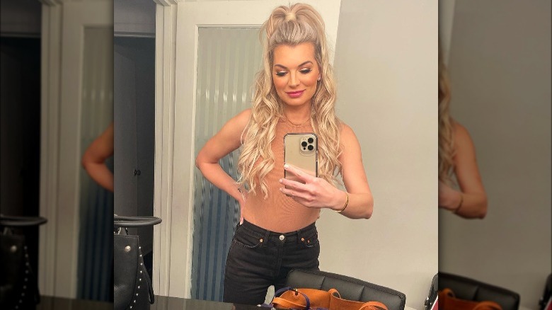 Lindsay Hubbard taking a selfie