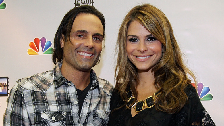 Keven Undergaro, Maria Menounos posing