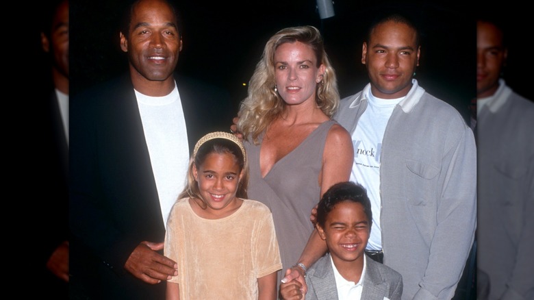 O.J. Simpson with Nicole Brown Simpson and kids