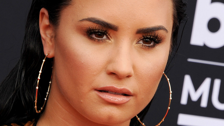 Demi Lovato red carpet serious