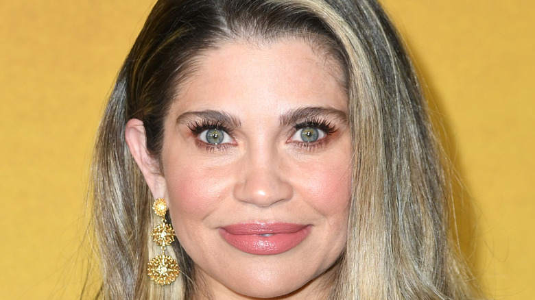 Danielle Fishel posing for cameras