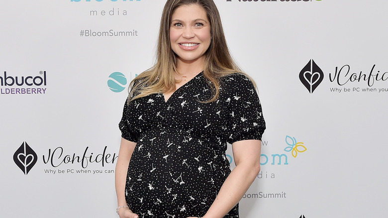 Danielle Fishel posing for cameras