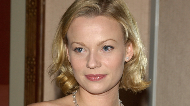 Samantha Mathis posing