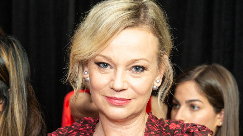 Samantha Mathis posing