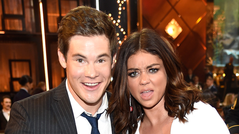 Adam DeVine and Sarah Hyland funny face
