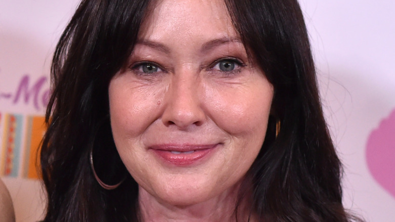 Shannen Doherty smiling