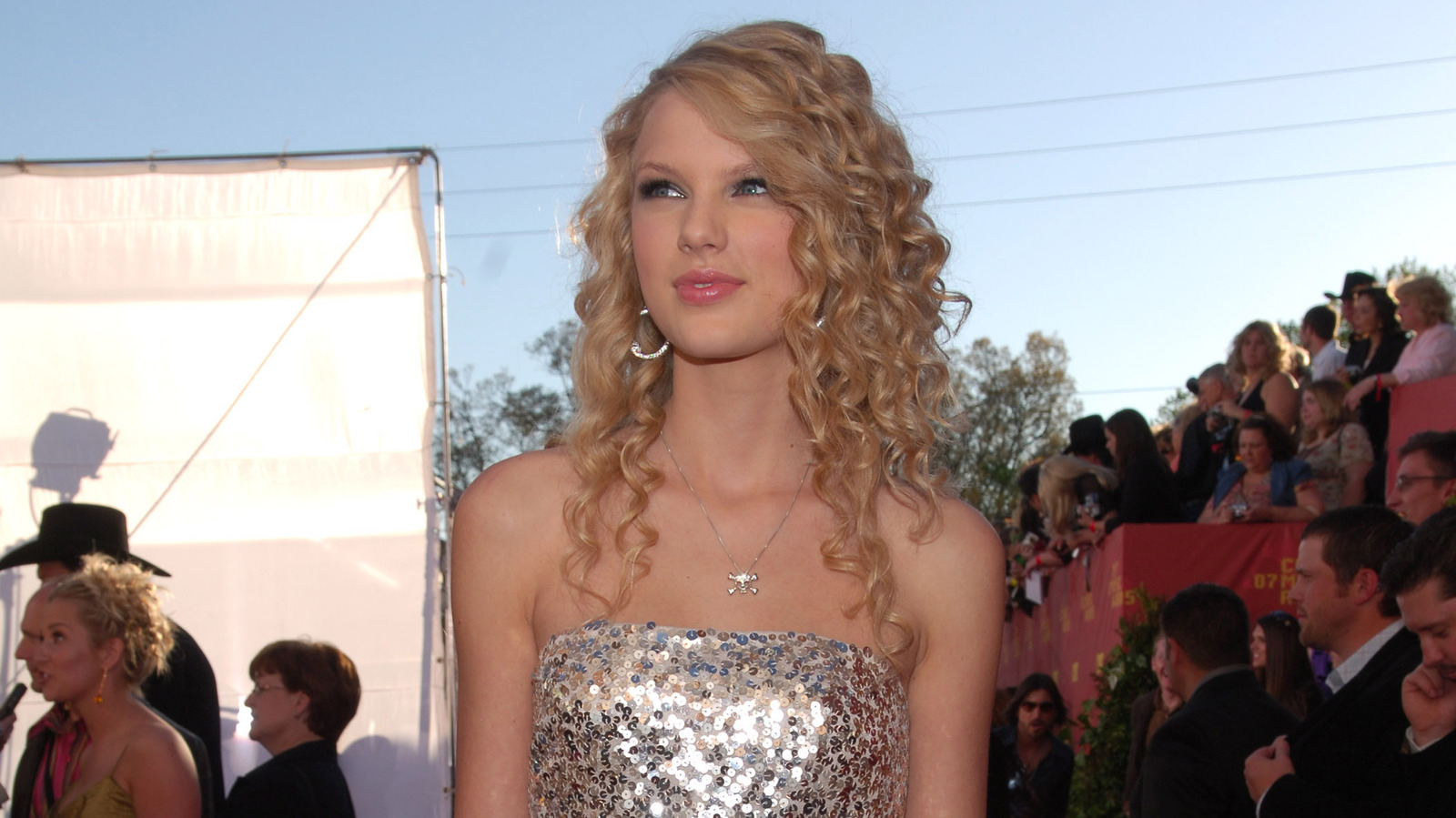 What Taylor Swift's Experience In High School Was Really Like