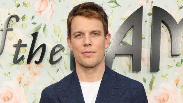 Jake Lacy posing