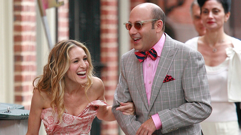 Sarah Jessica Parker laughing with Willie Garson