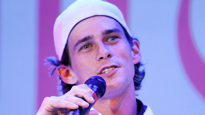 Sanny Veltri speaking in microphone