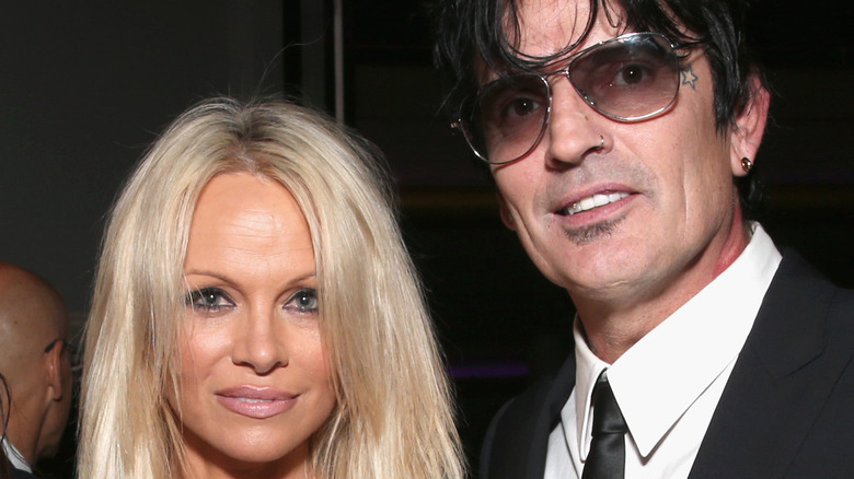 Tommy Lee Pamela Anderson posing 