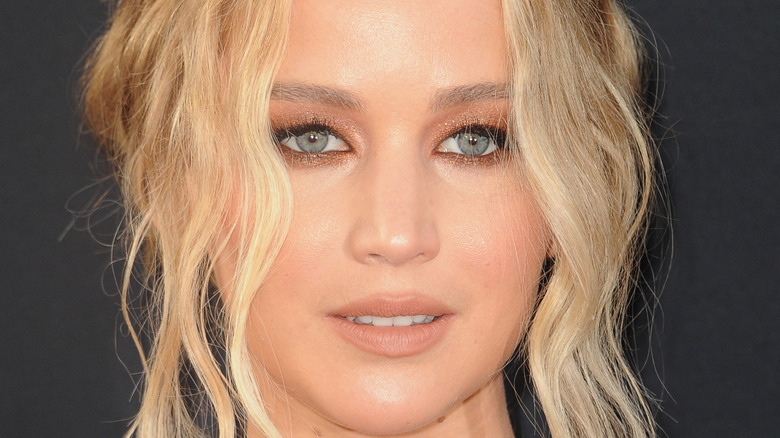 Jennifer Lawrence Facial