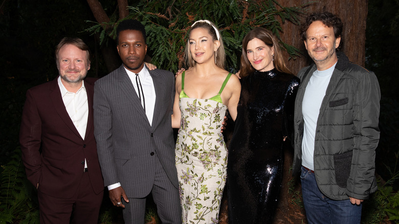 The cast of "Glass Onion" posing for a picture