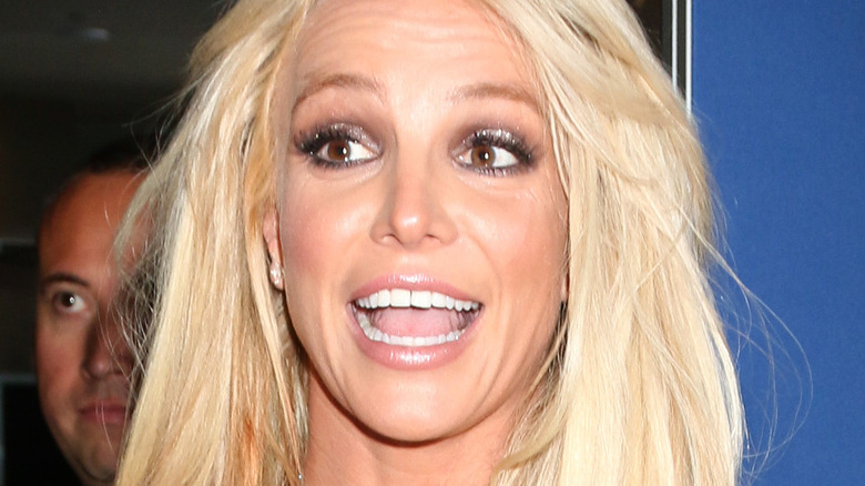 Britney Spears smiles big on red carpet