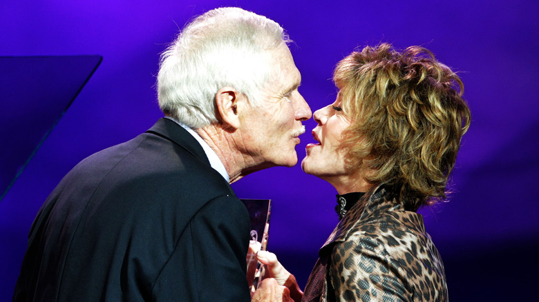 Ted Turner and Jane Fonda kissing