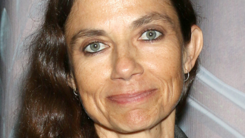 Justine Bateman smiling