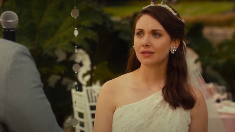 Alison Brie wedding dress performance