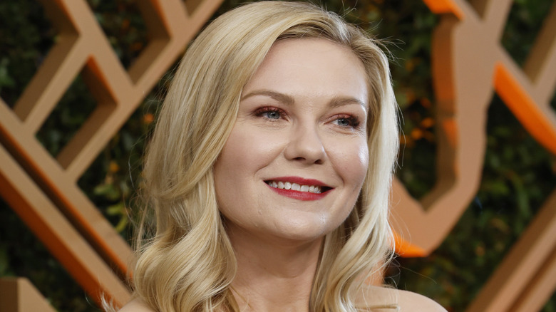 Kirsten Dunst with side part