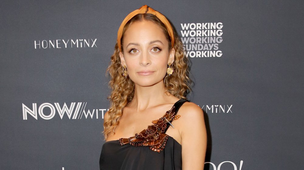 Nicole Richie posing at an event