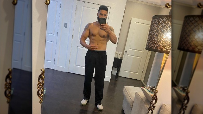 Apollo Nida shirtless