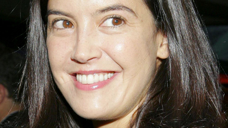 Phoebe Cates smiling