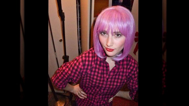 Julianna Rose Mauriello wearing a pink wig